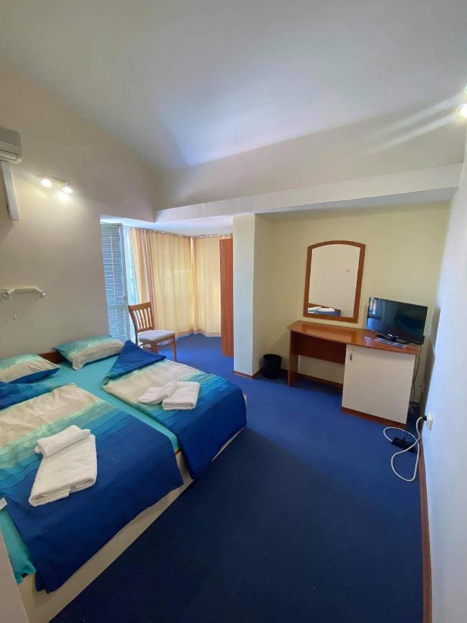 Family Hotel Neptun - Лозенец Экстерьер фото